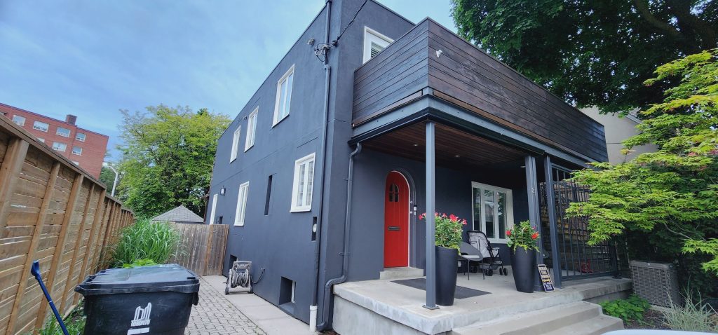 Exterior House Siding In Downtown Toronto