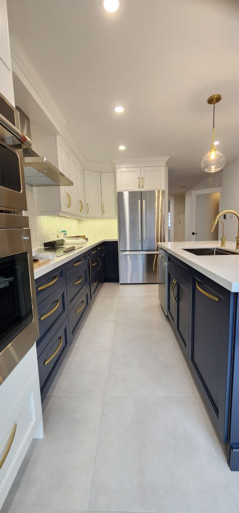 Two-Tone-Cabinet-Painting-White-Dark-Blue-North-York (2)