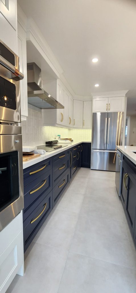 Two-Tone-Cabinet-Painting-White-Dark-Blue-North-York (3)